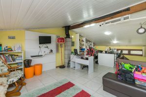 Image 21 - 220294