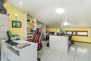 Image 23 - 220294