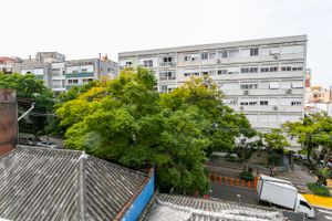 Image 12 - 220306
