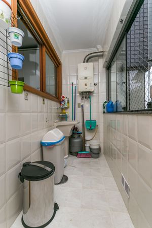 Image 33 - 220311