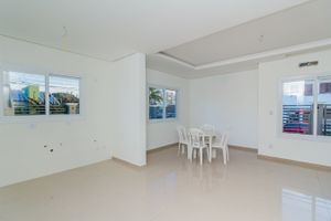 Image 15 - 220377