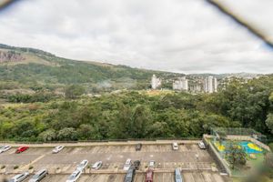 Image 4 - 220426