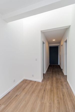 Image 36 - 220596
