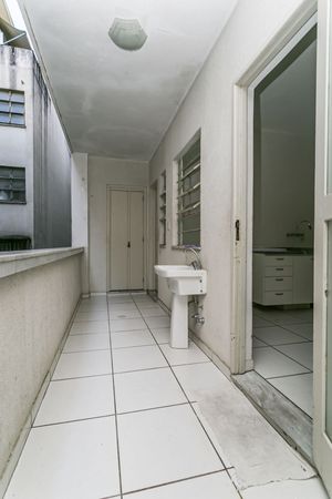 Image 32 - 220599