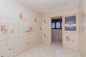 Image 13 - 220692