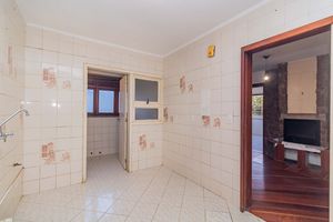 Image 10 - 220692