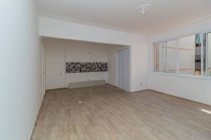 Image 3 - 220755