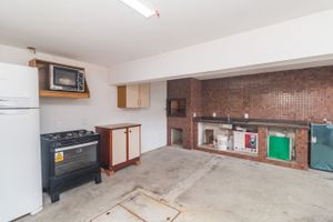 Image 24 - 220830