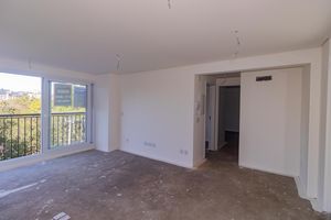 Image 3 - 220862