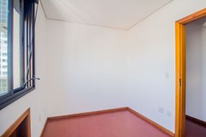 Image 7 - 220956