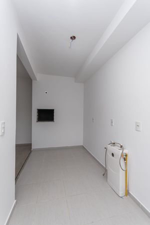 Image 20 - 2211