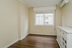 Image 11 - 221160