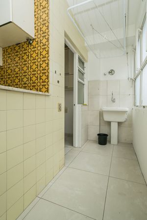 Image 17 - 221160