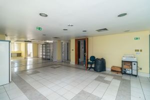 Image 46 - 221238