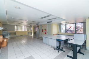 Image 50 - 221238