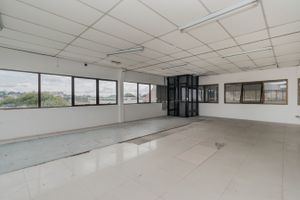 Image 9 - 221241