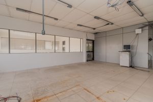 Image 11 - 221241