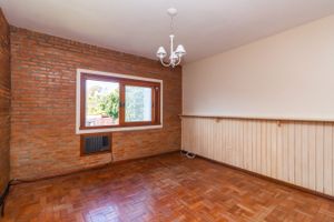 Image 33 - 221247