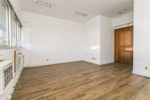 Image 3 - 221591
