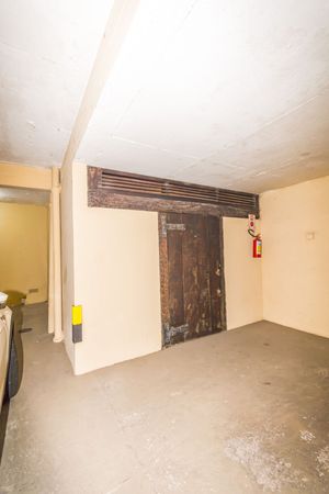 Image 70 - 221654