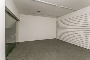 Image 10 - 221697