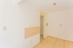 Image 16 - 221718