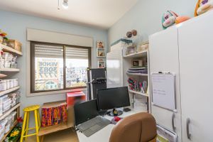 Image 19 - 221744