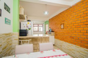 Image 33 - 221823