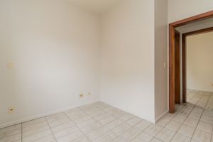 Image 15 - 221836