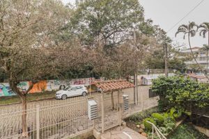 Image 17 - 221898