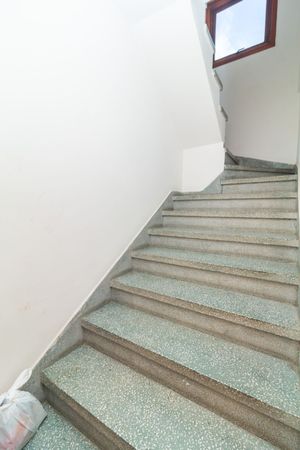 Image 22 - 221922