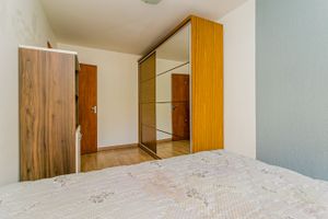 Image 4 - 222232