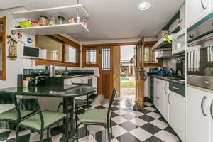 Image 40 - 222273