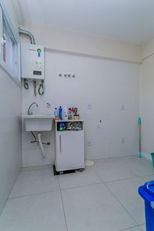 Image 29 - 222301