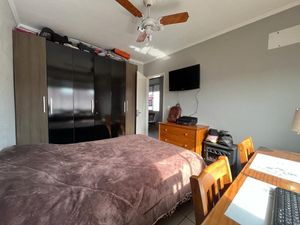 Image 9 - 222923