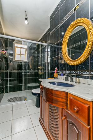 Image 8 - 222935