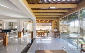 Image 23 - 223004