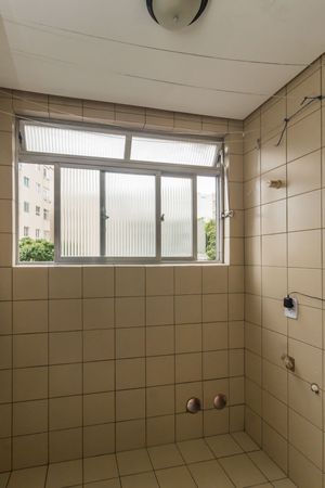 Image 19 - 223082