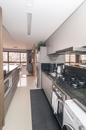 Image 24 - 223221