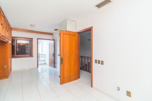 Image 18 - 223584