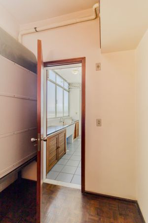 Image 35 - 223648