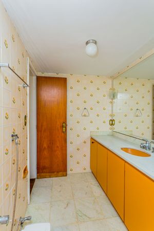 Image 17 - 223729