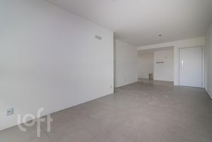 Image 19 - 223833
