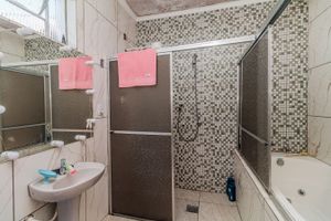 Image 8 - 224743