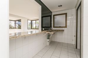 Image 21 - 224985