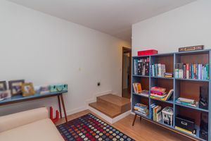Image 35 - 225040