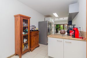 Image 47 - 225040