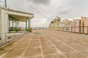Image 33 - 225077
