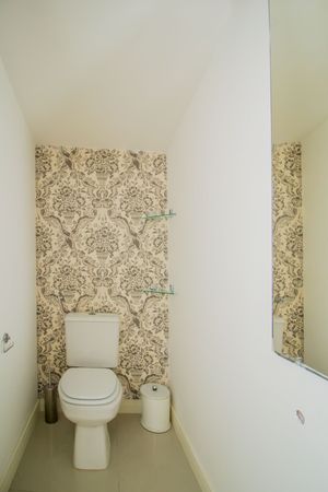 Image 19 - 225243