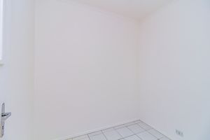 Image 28 - 225286